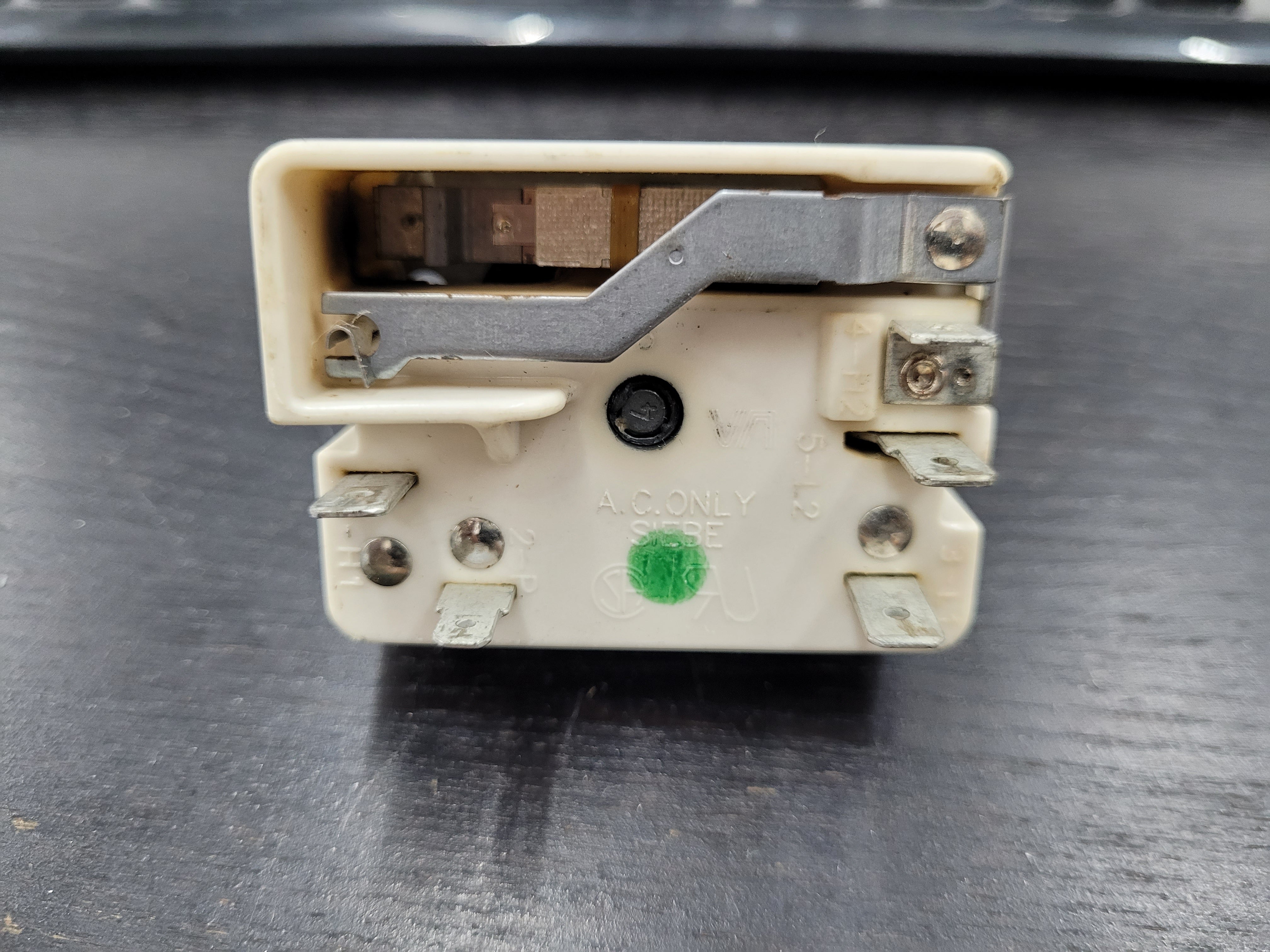 Hotpoint Range Surface Element Control Switch WB24T10027 Hotpoint Range Surface Element Control Switch WB24T10027